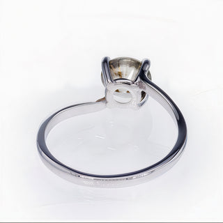 Eleganz der Farben – 14K Weißgold-Ring mit 1,32 ct Fancy-Diamant